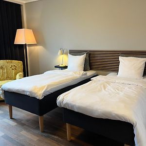 Zimmer mit zwei Einzelbetten